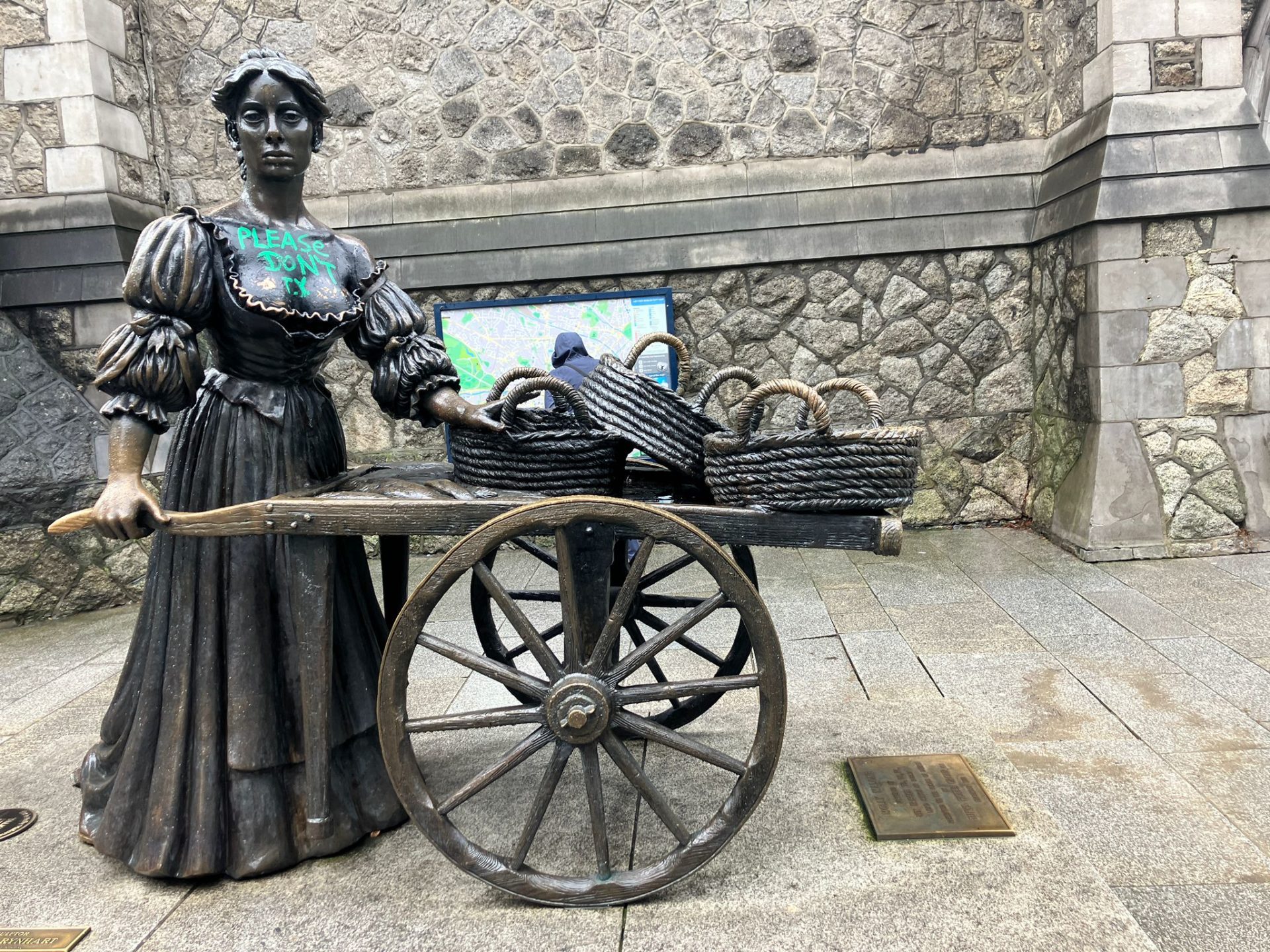 The Molly Malone statue on Suffolk Street vandalised with the words, 'Please don't T.Y.'