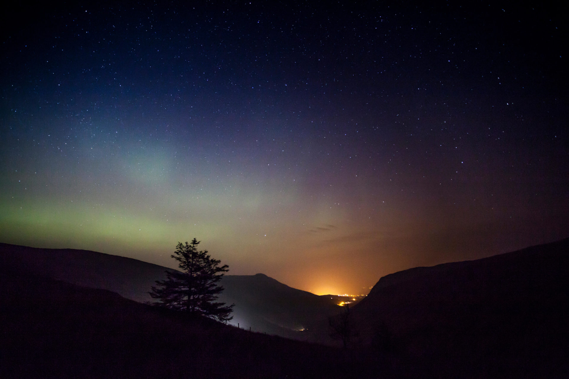 Northern Lights likely to be visible from Ireland this weekend - Vimarsana News
