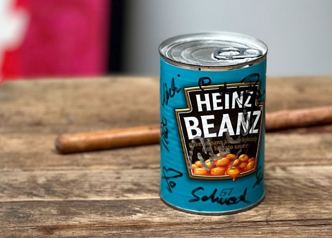 Tin Of Beans Singed By Chris de Burgh Sold For Over €100 At Auction - Vimarsana News