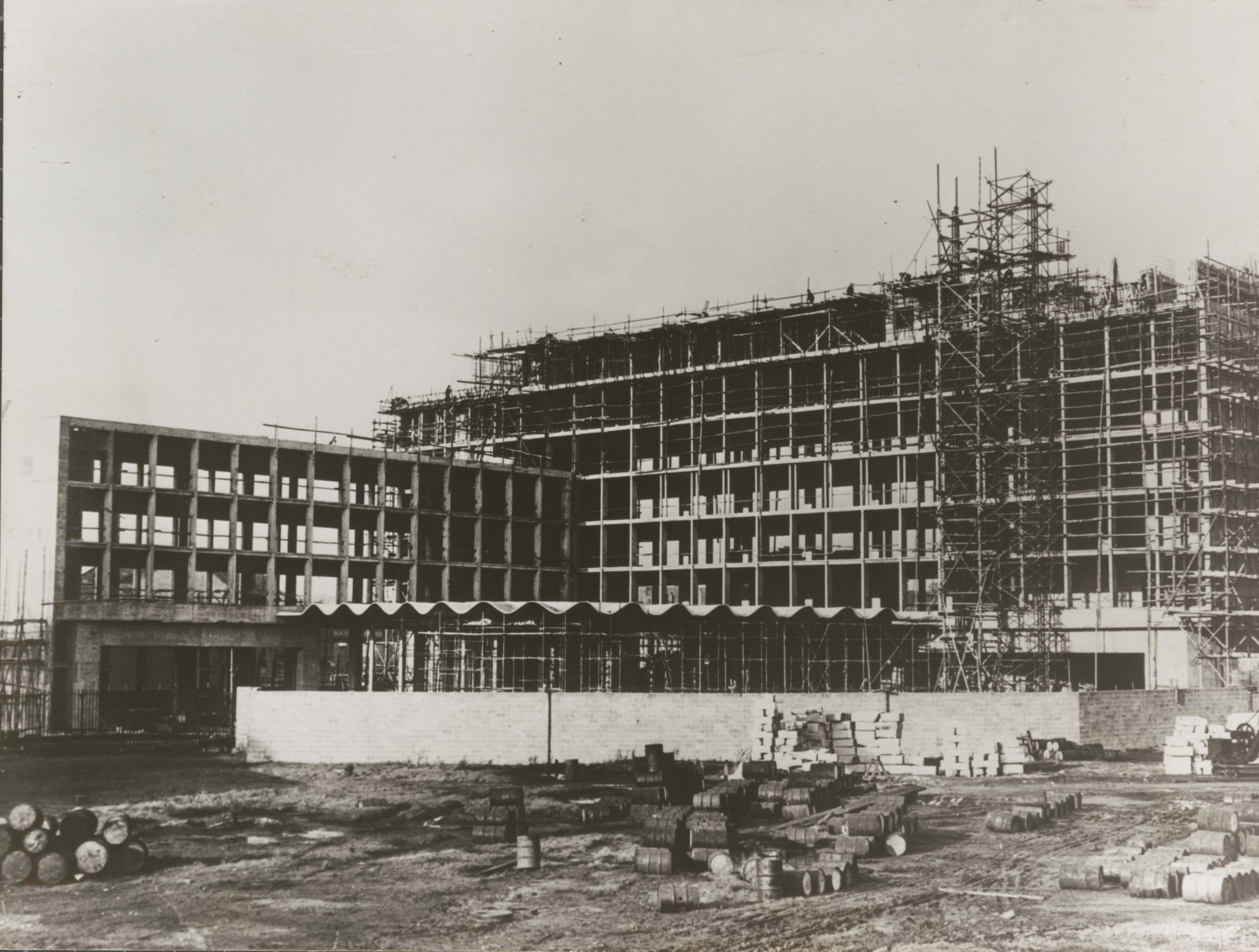 Busáras under construction. 