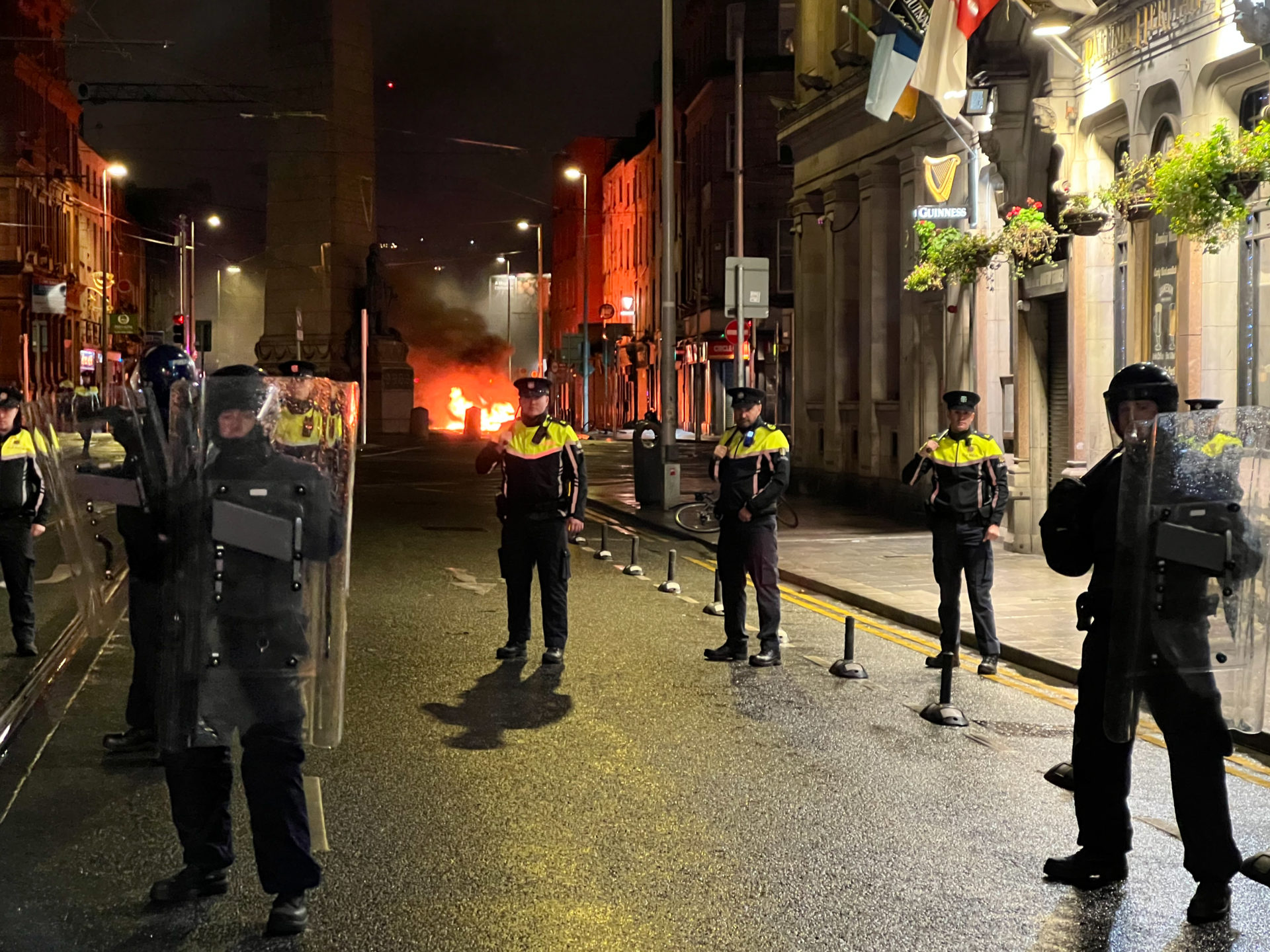 The Garda Public Order Unit on O'Connell Street and Parnell Street in Dublin tonight, 23-11-2023. Image: Sam Boal/RollingNews