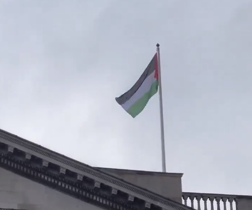 Jewish woman 'scared' as Palestinian flag flies over Dublin City Hall - Vimarsana News