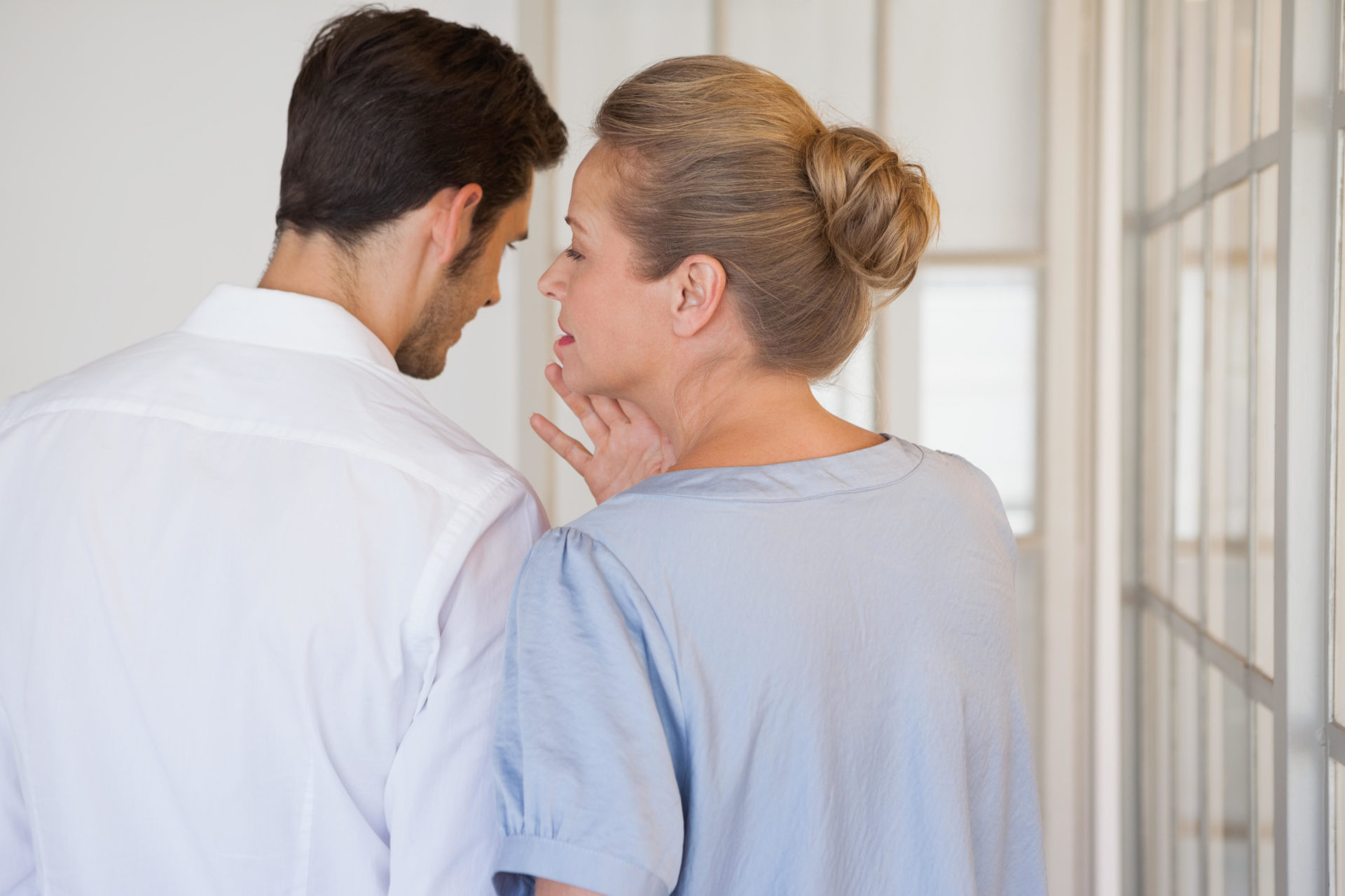 Adult ‘My family thinks my boyfriend is ugly’ Newstalk