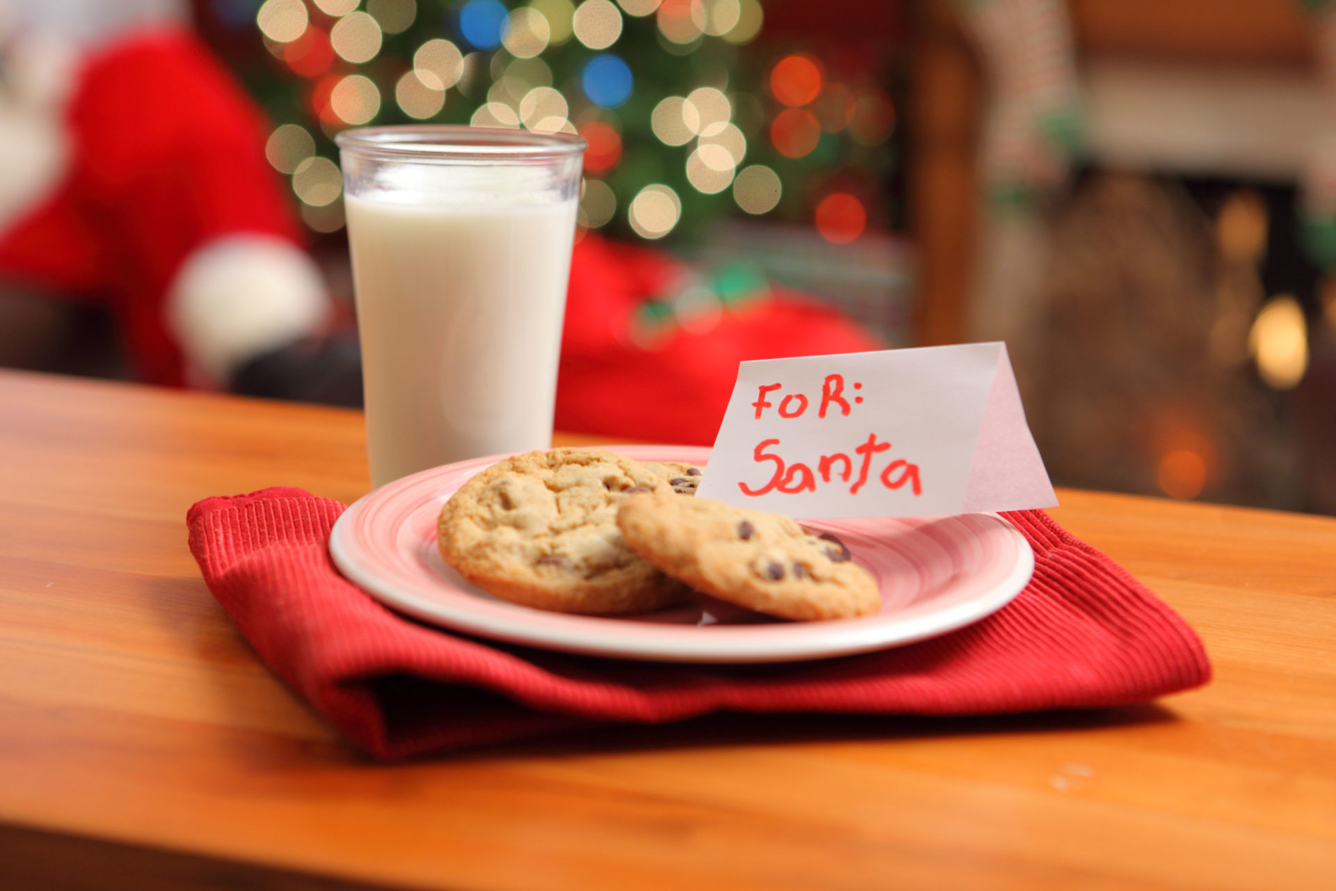 Milk and cookies for Santa Claus. Image: D. Hurst / Alamy Stock Photo 