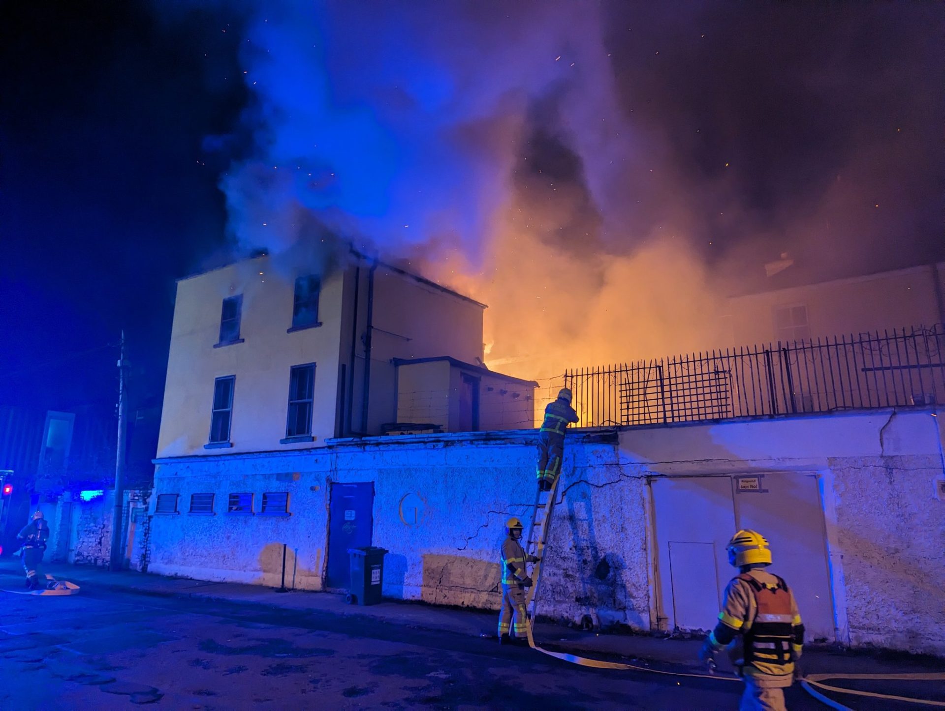 fire-overnight-at-ringsend-pub-reported-to-be-used-for-homeless-newstalk