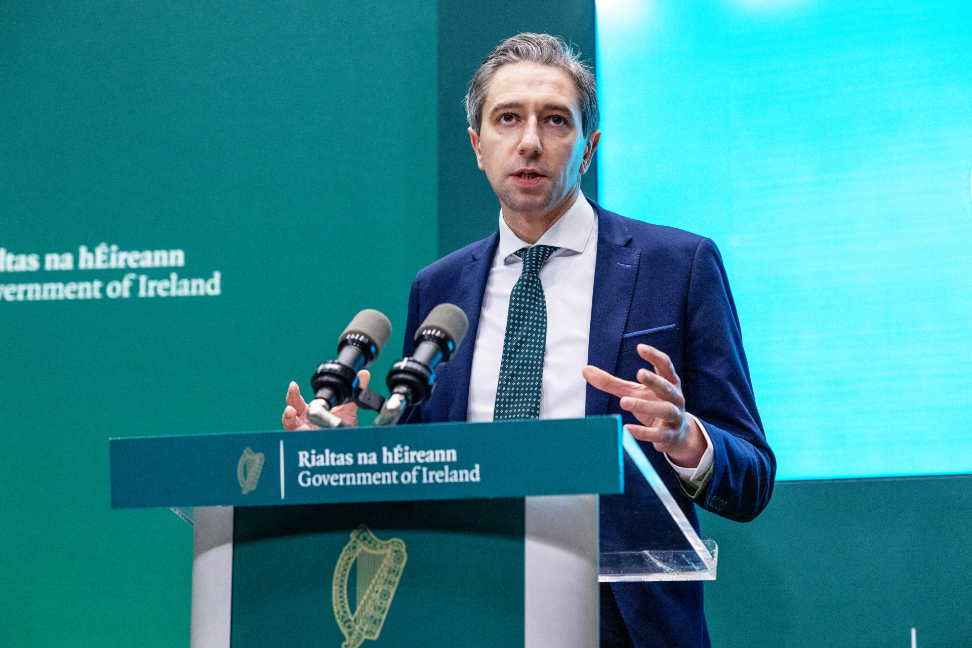 Simon Harris made 'empty promises' to children with scoliosis - Vimarsana News