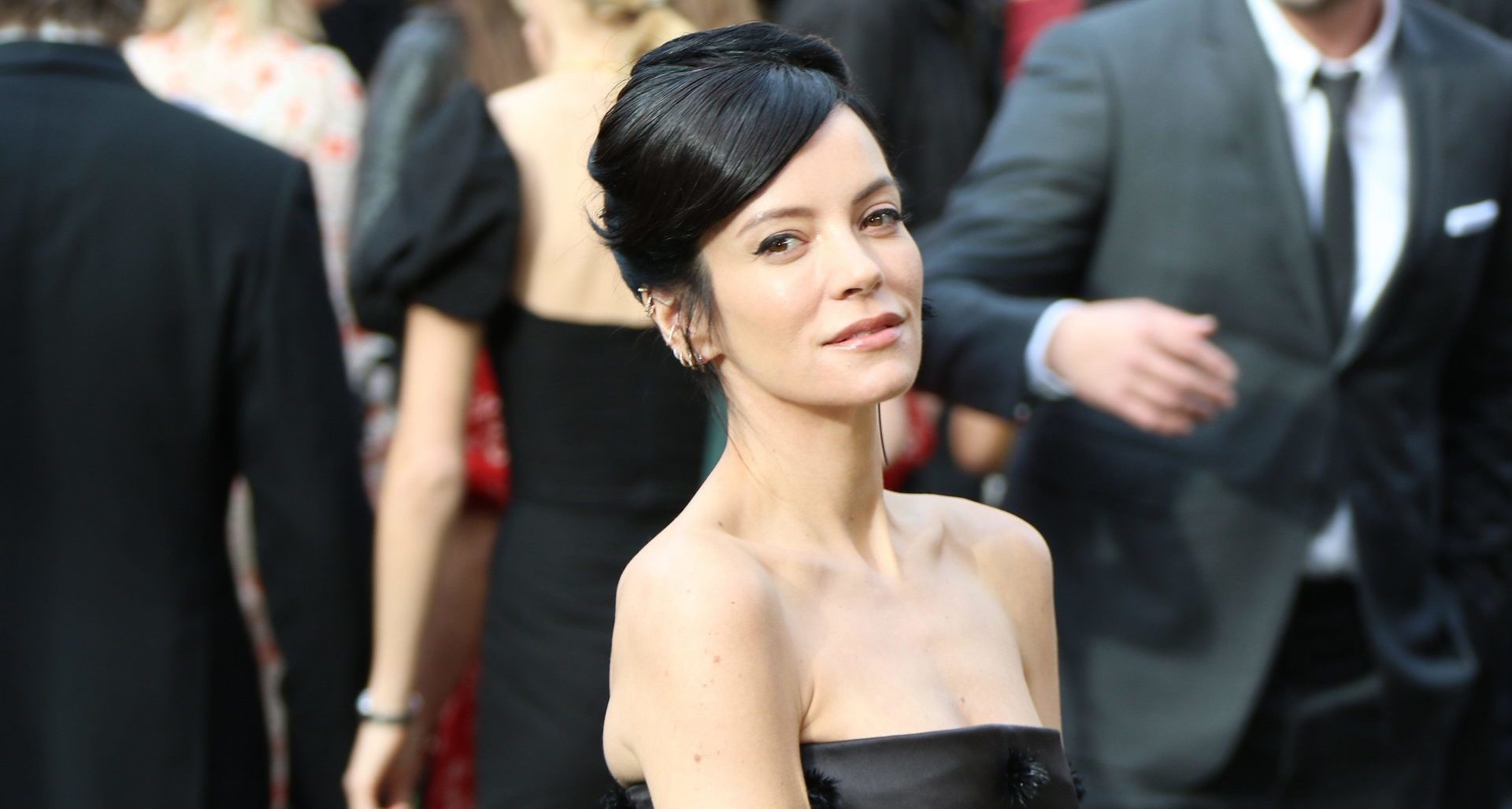 Lily Allen Says She Loves Her Kids But They "Totally Ruined My Career" - Vimarsana News