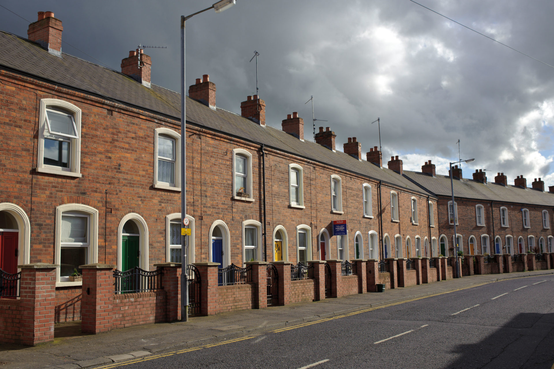 Row houses in Belfast on an overcast afternoon