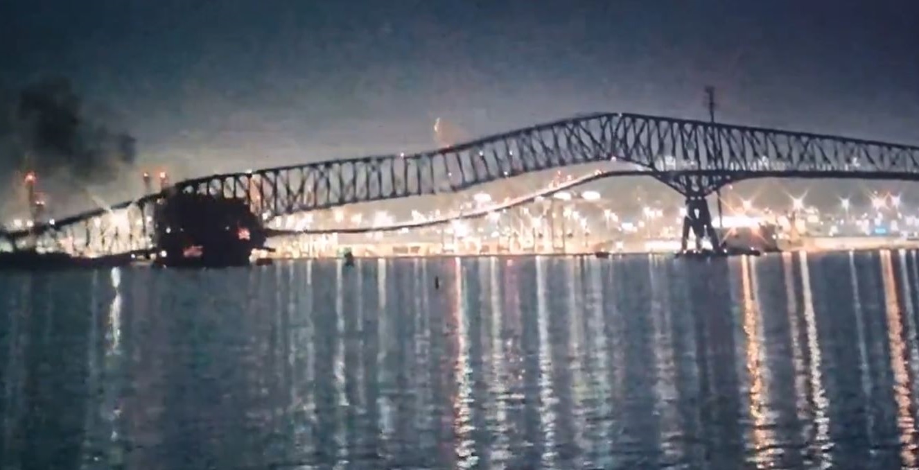 Screenshot shows part of the Francis Scott Key Bridge collapsing in Baltimore, Maryland, 26-3-24