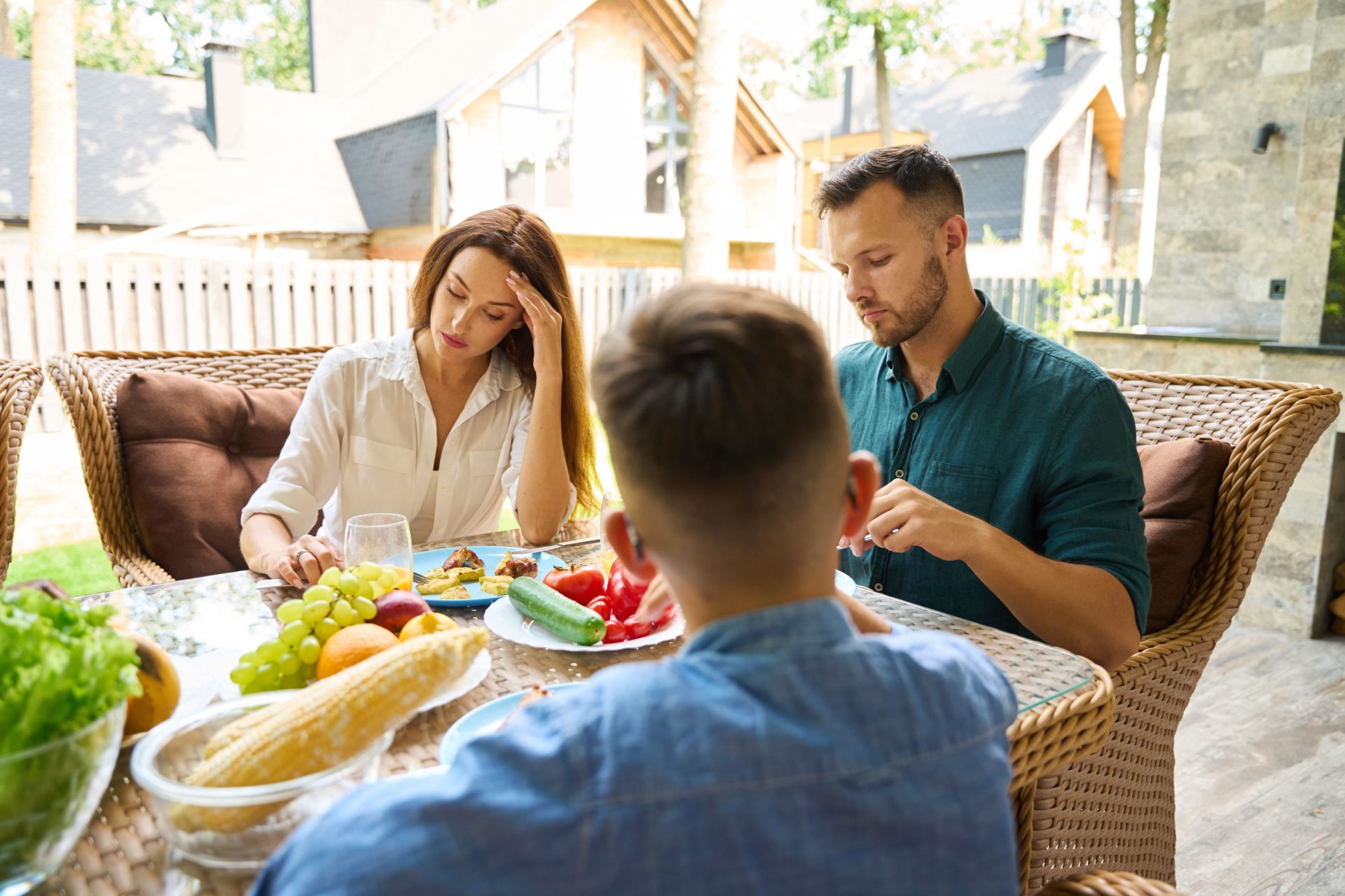 ‘I feel conflicted with my family’ – Should we avoid talking politics?