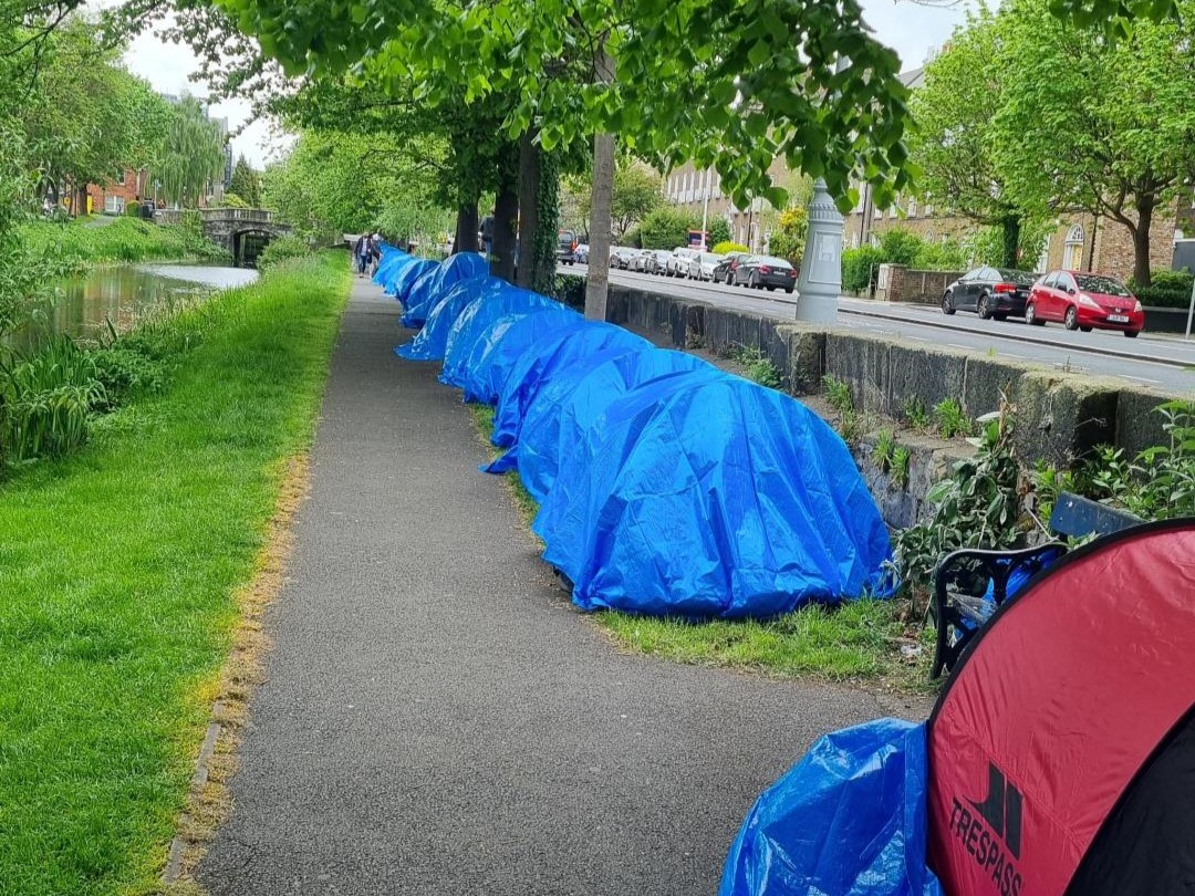 Asylum seekers camped out along the Grand Canal in Dublin near the IPO. Image: Sheila Naughton