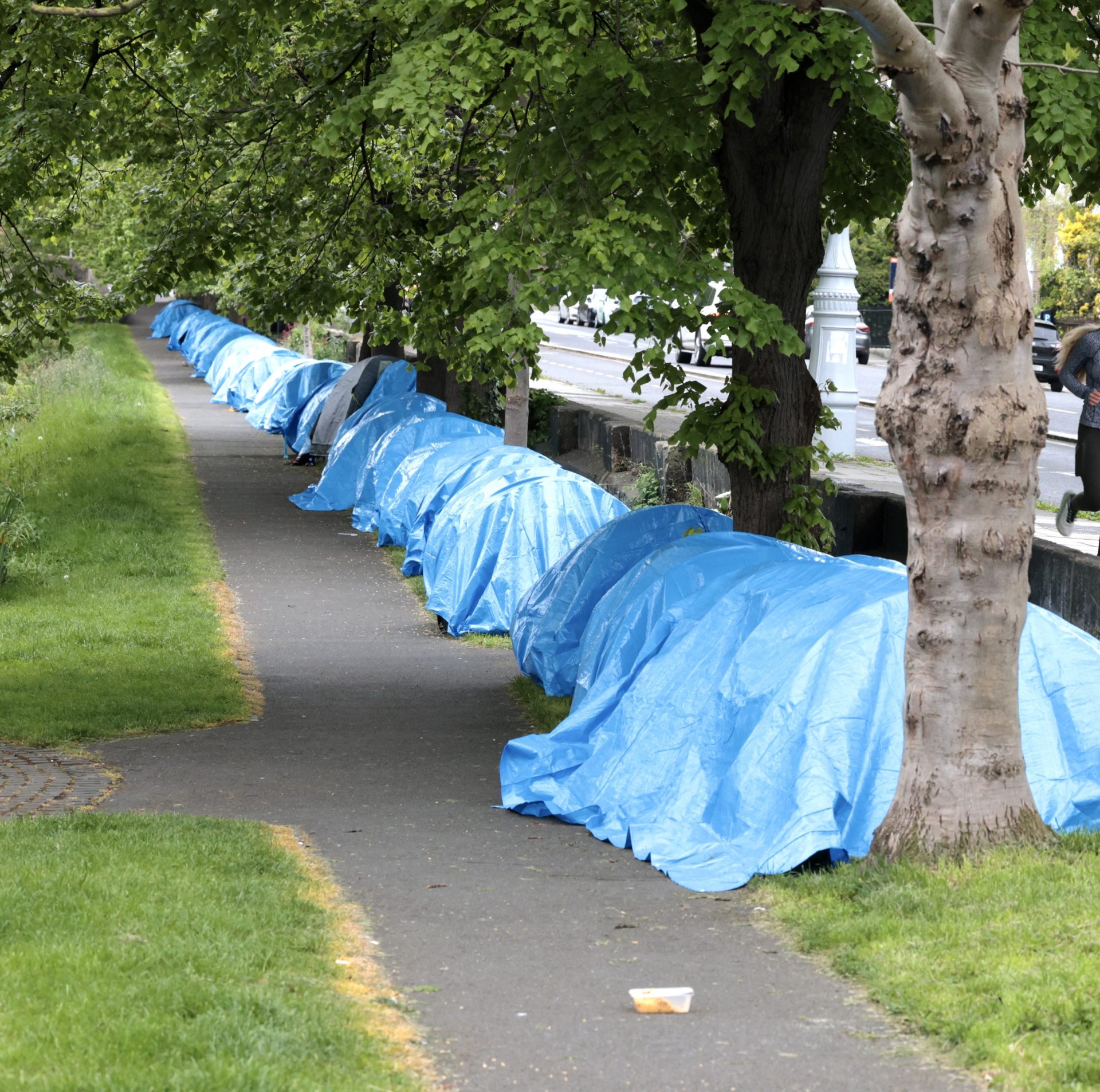 Asylum seekers tents along the Grand Canal in Dublin, 4-5-24. 