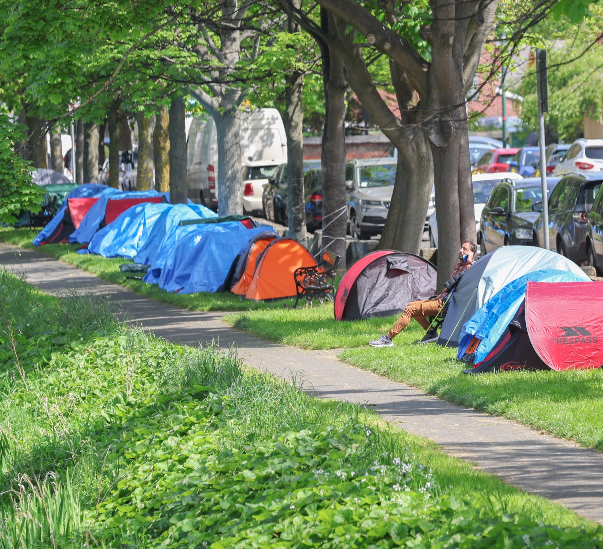 Asylum seekers tents along the Grand Canal in Dublin, 7-5-24