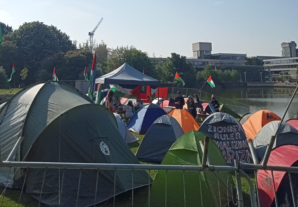 Encampment at UCD calling on the college to cut ties with Israeli institutions. Image: Sheila Naughton/Newstalk