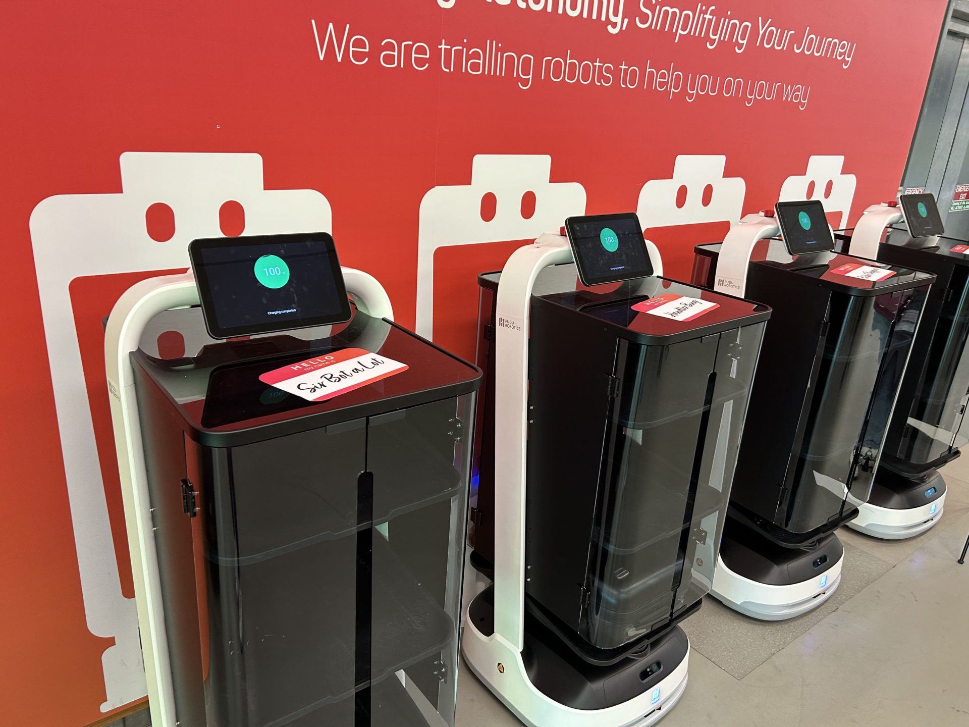 ‘They make life easier’ – AI luggage robots unveiled at Dublin Airport 