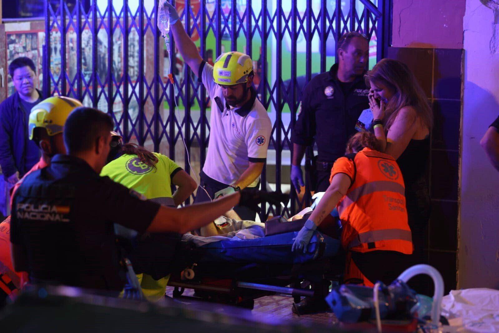 Several emergency services evacuate the injured on the beach of Palma, Mallorca, 24/05/2024. Image: Associated Press / Alamy Stock Photo 