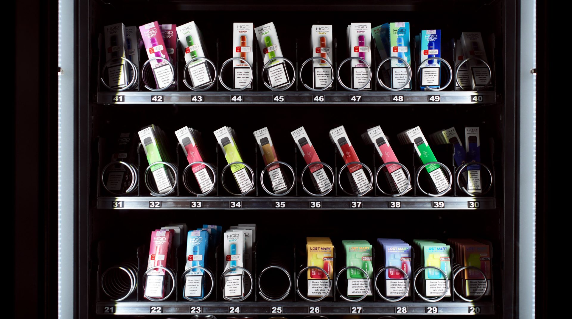 Vape vending machine. Image: imageBROKER.com GmbH & Co. KG / Alamy Stock Photo