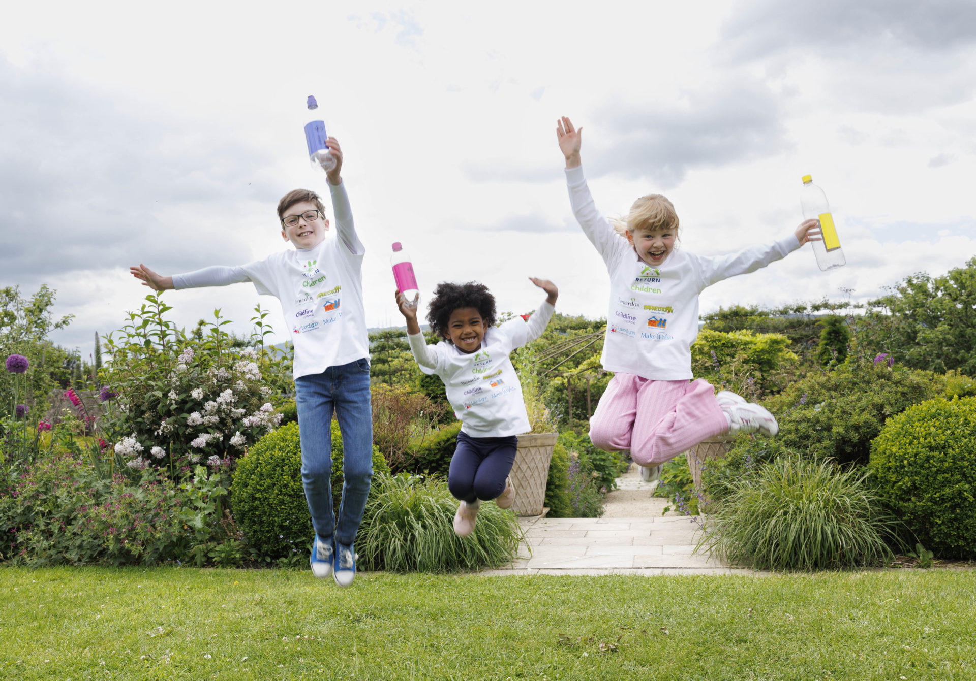 Pictured (L-R) Senan O Neill (9), Aychin Pitse (4) and Roan McDonagh (8) at the announcement of the new Deposit Return Scheme partnership with six children's charities. 