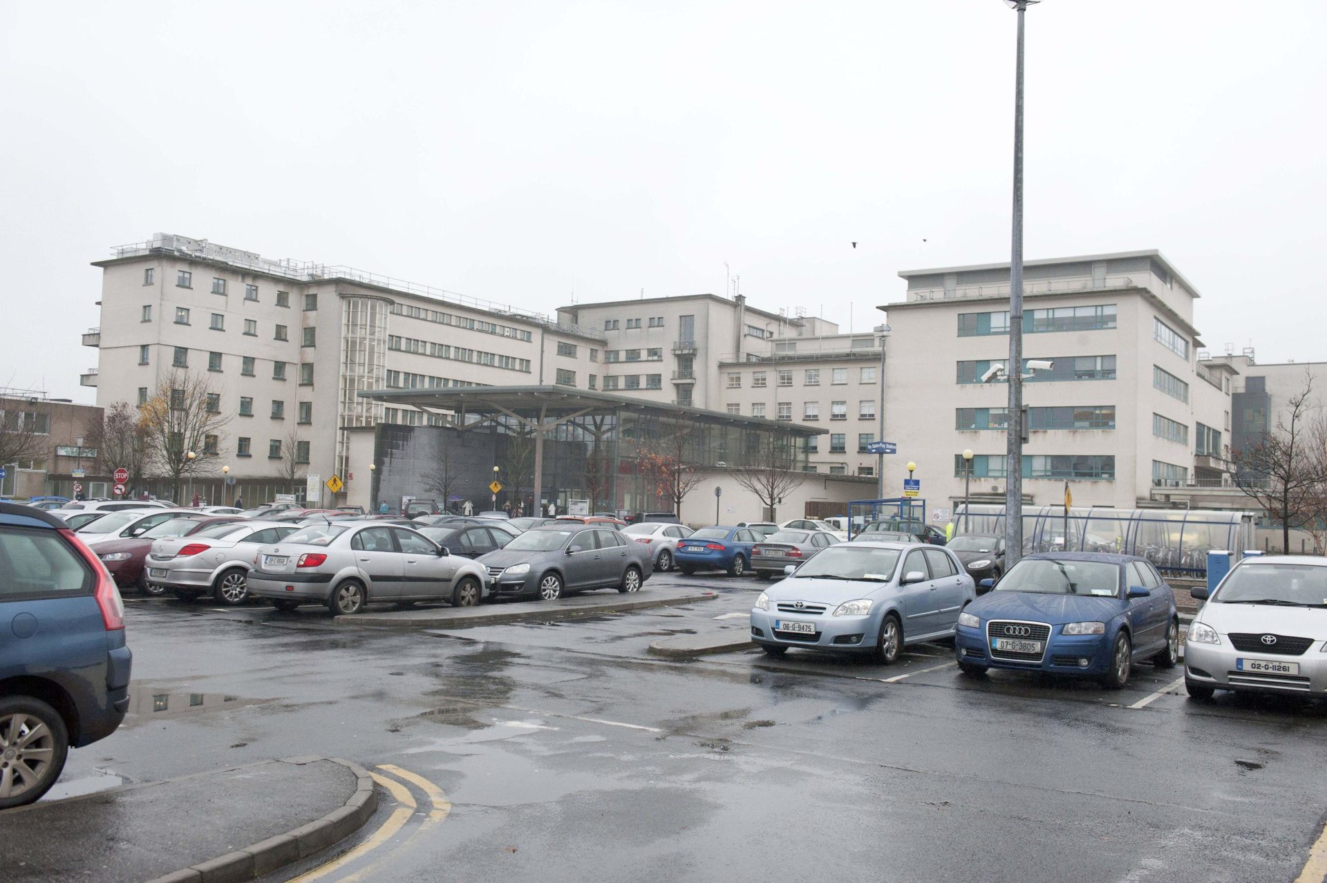 Cancer patient paying €150 per month in hospital car park charges