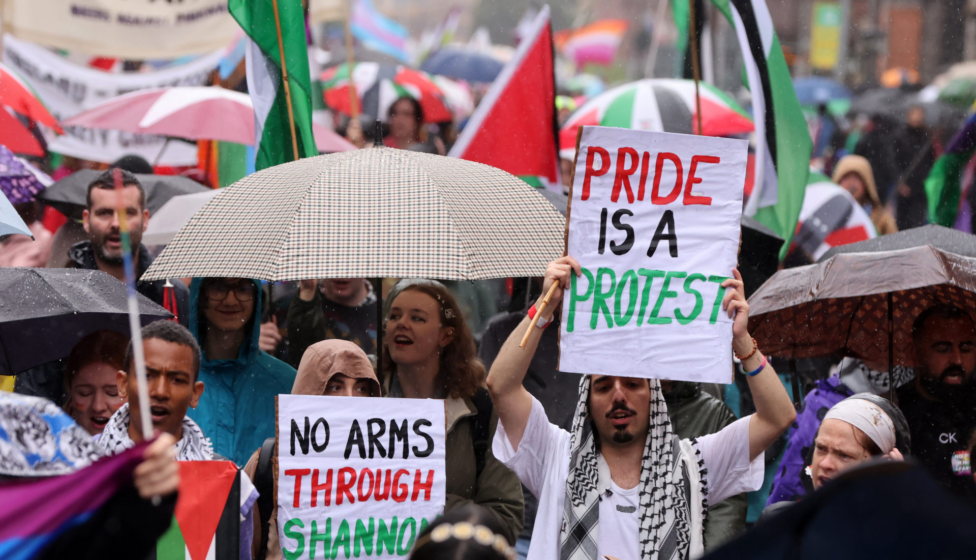 Pro-Palestine protestors at Dublin Pride, Image: Eamonn Farrell/© RollingNews.ie