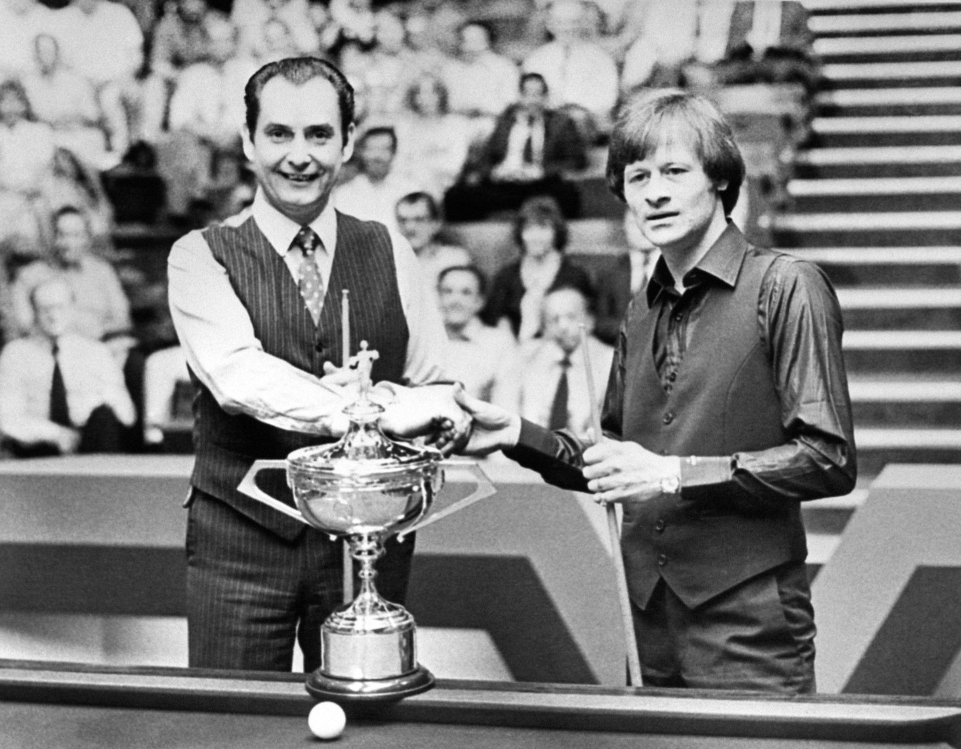  Ray Reardon (left) and Alex Higgins, 1980s. Image: PA Images / Alamy Stock Photo 