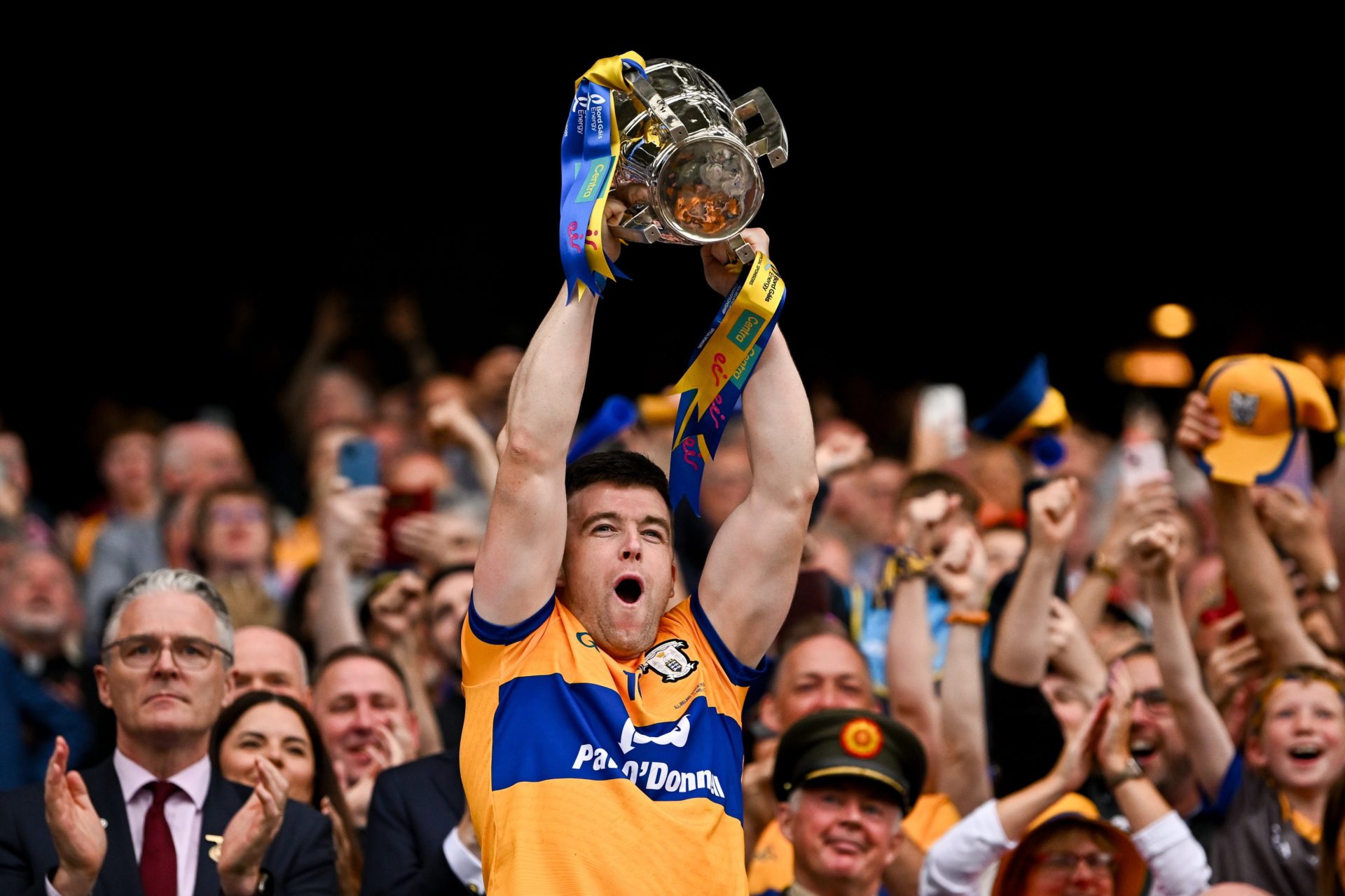 Clare captain Tony Kelly lifts the Liam MacCarthy cup after his side's victory in the GAA Hurling All-Ireland Senior Championship Final match between Clare and Cork at Croke Park in Dublin. Photo by Seb Daly/Sportsfile