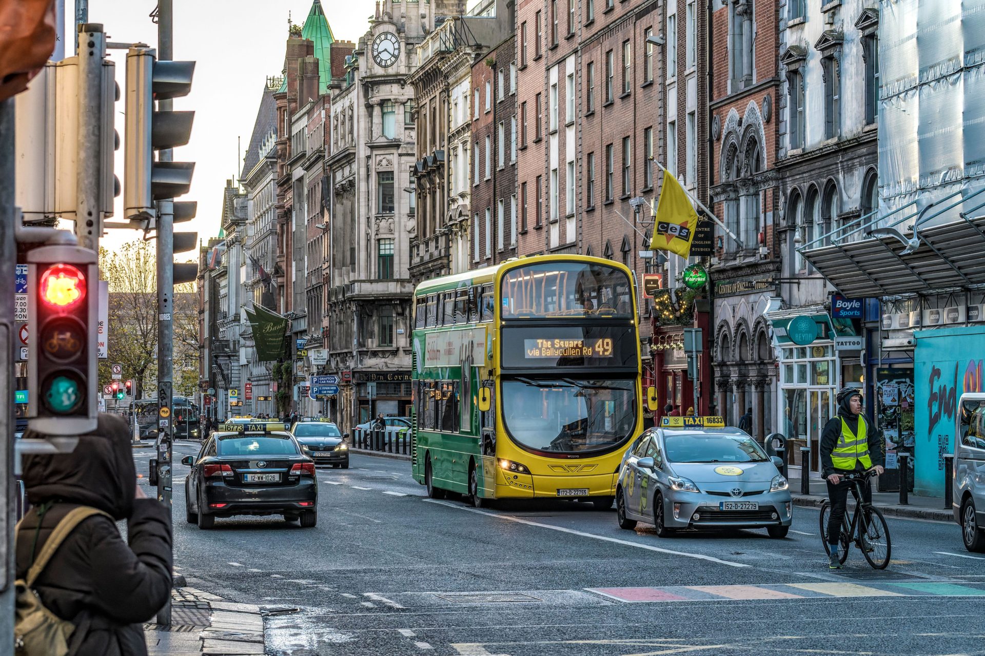 Main image is a file photo of Dame Street in Dublin on the morning of November 17th, 2023