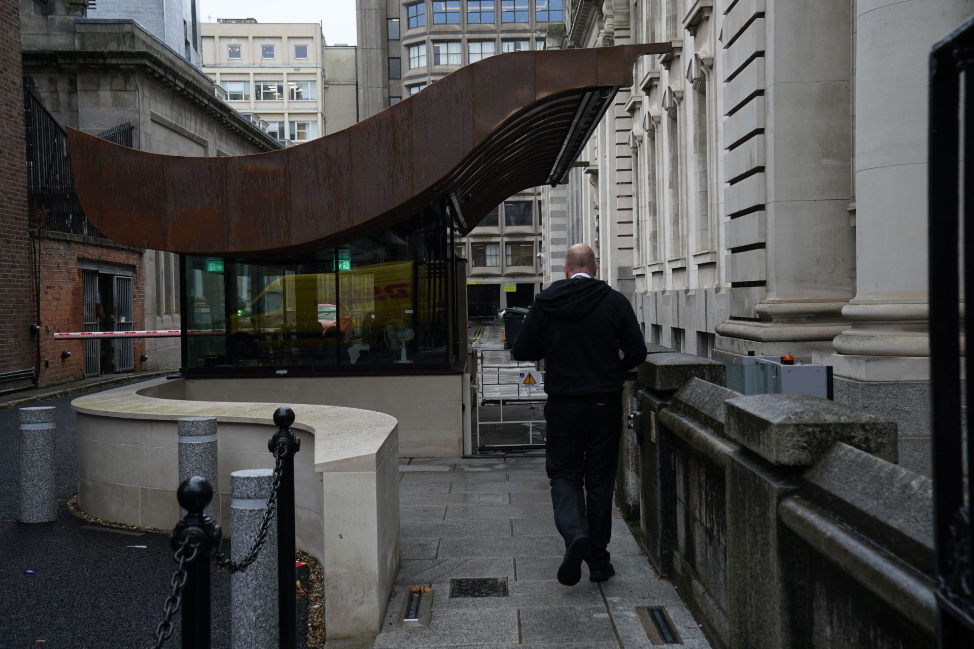 A view of the security hut outside the Department of Finance in Dublin, 25-9-24.