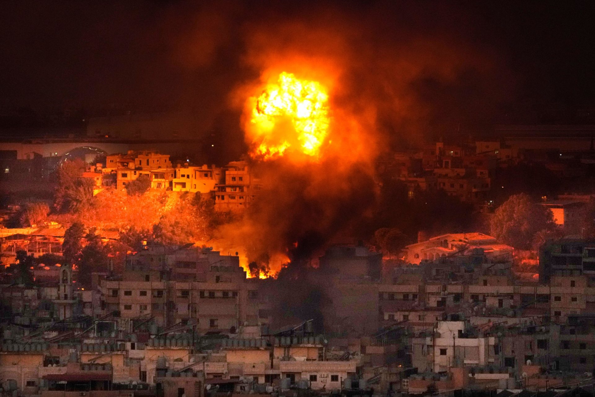 Flames rise after an Israeli airstrike in the southern suburbs of Beirut, Lebanon, 28-9-24.