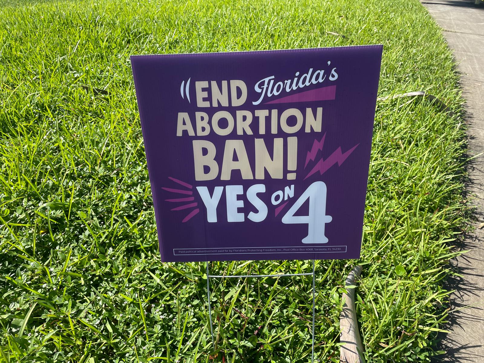 'End abortion ban' signage in Florida. Image: Josh Crosbie/Newstalk