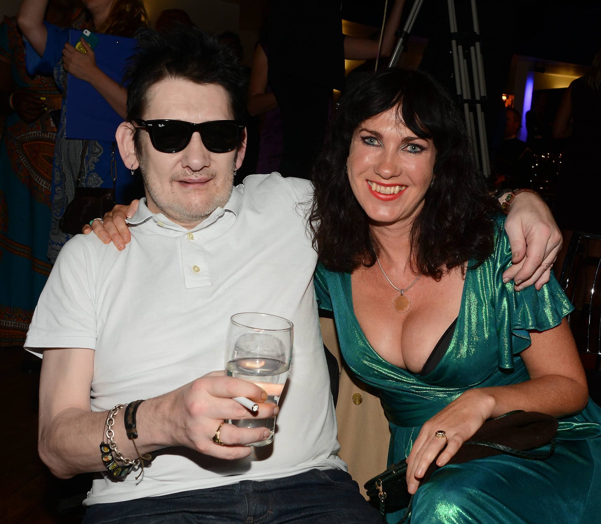 L, Shane MacGowan and, R, Victoria Mary Clarke. Image: Alamy