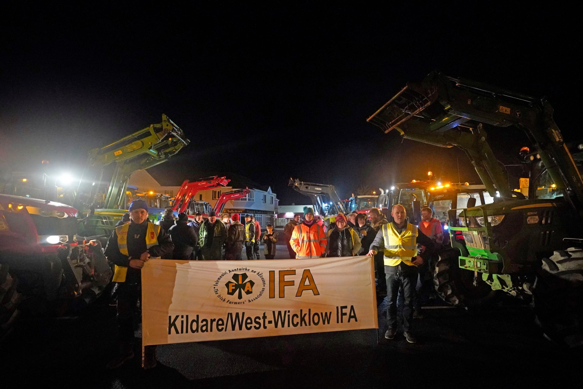 Protesting farmers in Athy, County Kildare show solidarity with EU-wide protests.