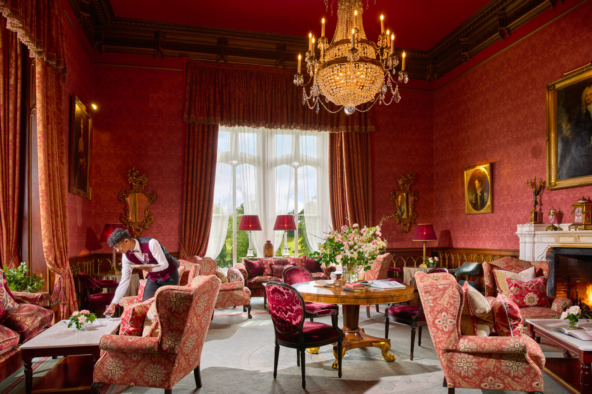 An interiro shot of the Dromoland Castle drawing room