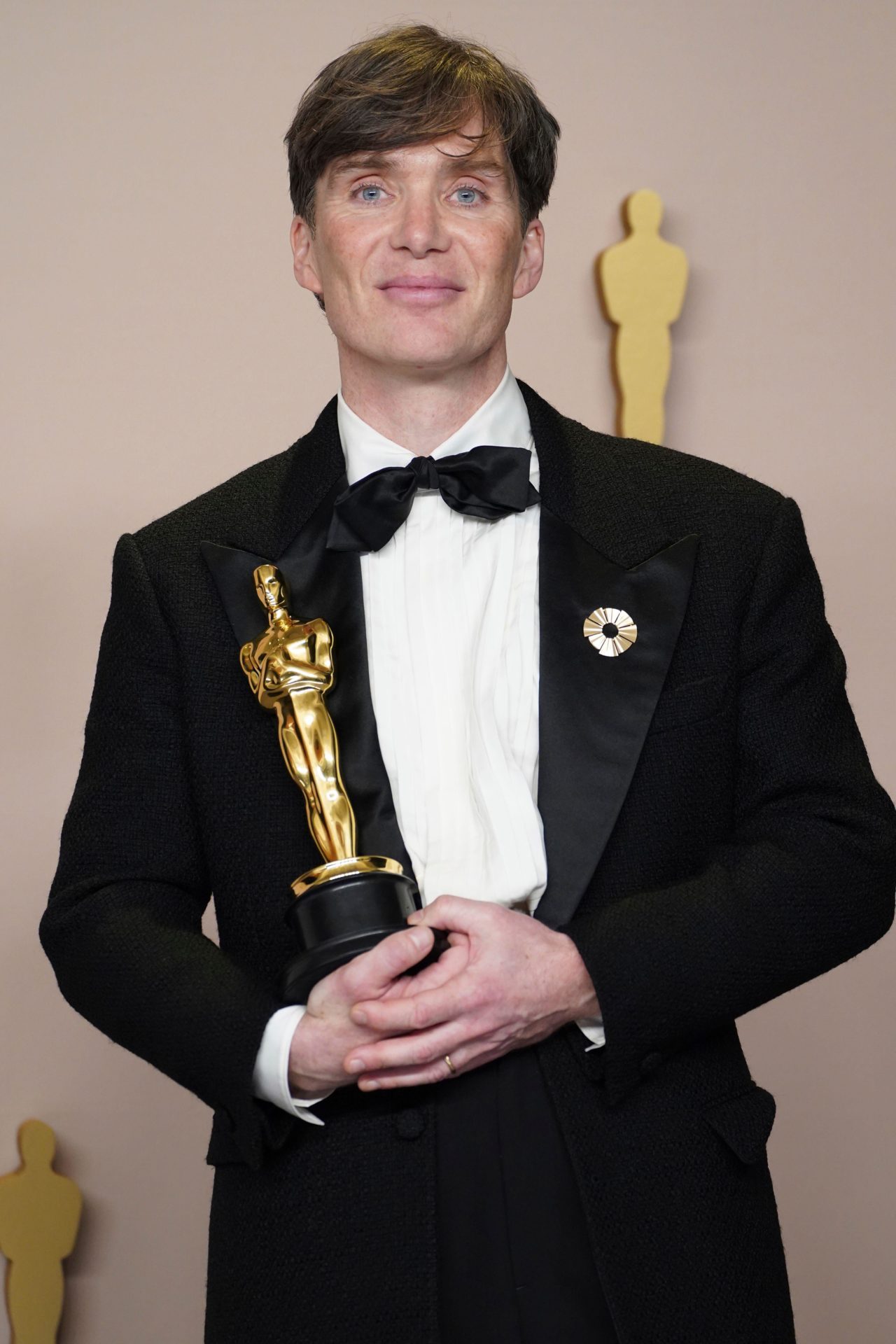 Cillian Murphy poses in the press room with the award for best performance by an actor in a leading role for "Oppenheimer" at the Oscars.