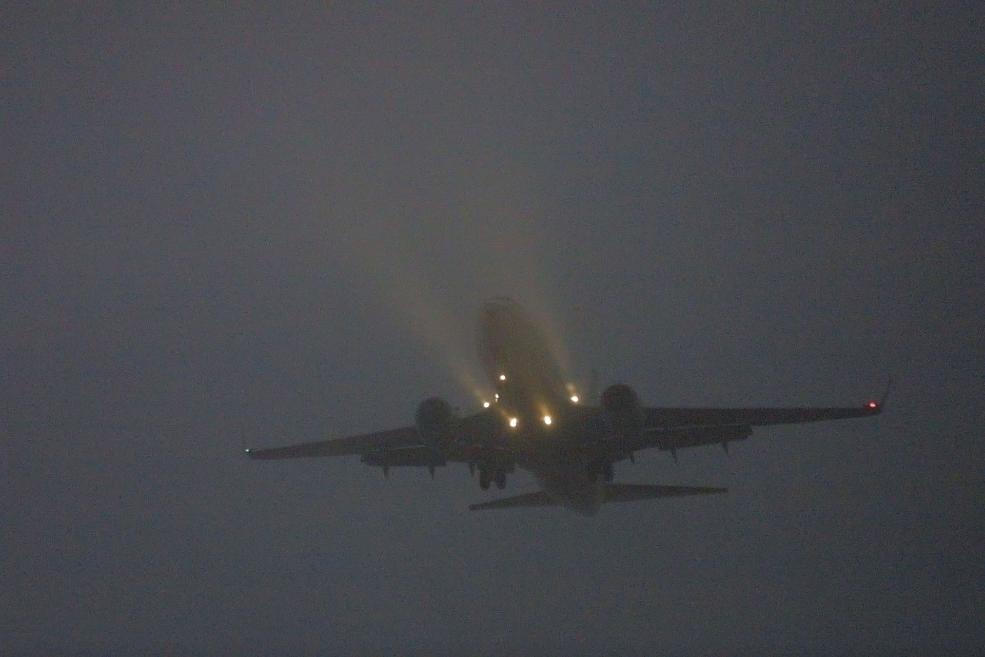 UK AIRPORT DISRUPTION MAP visual data 6