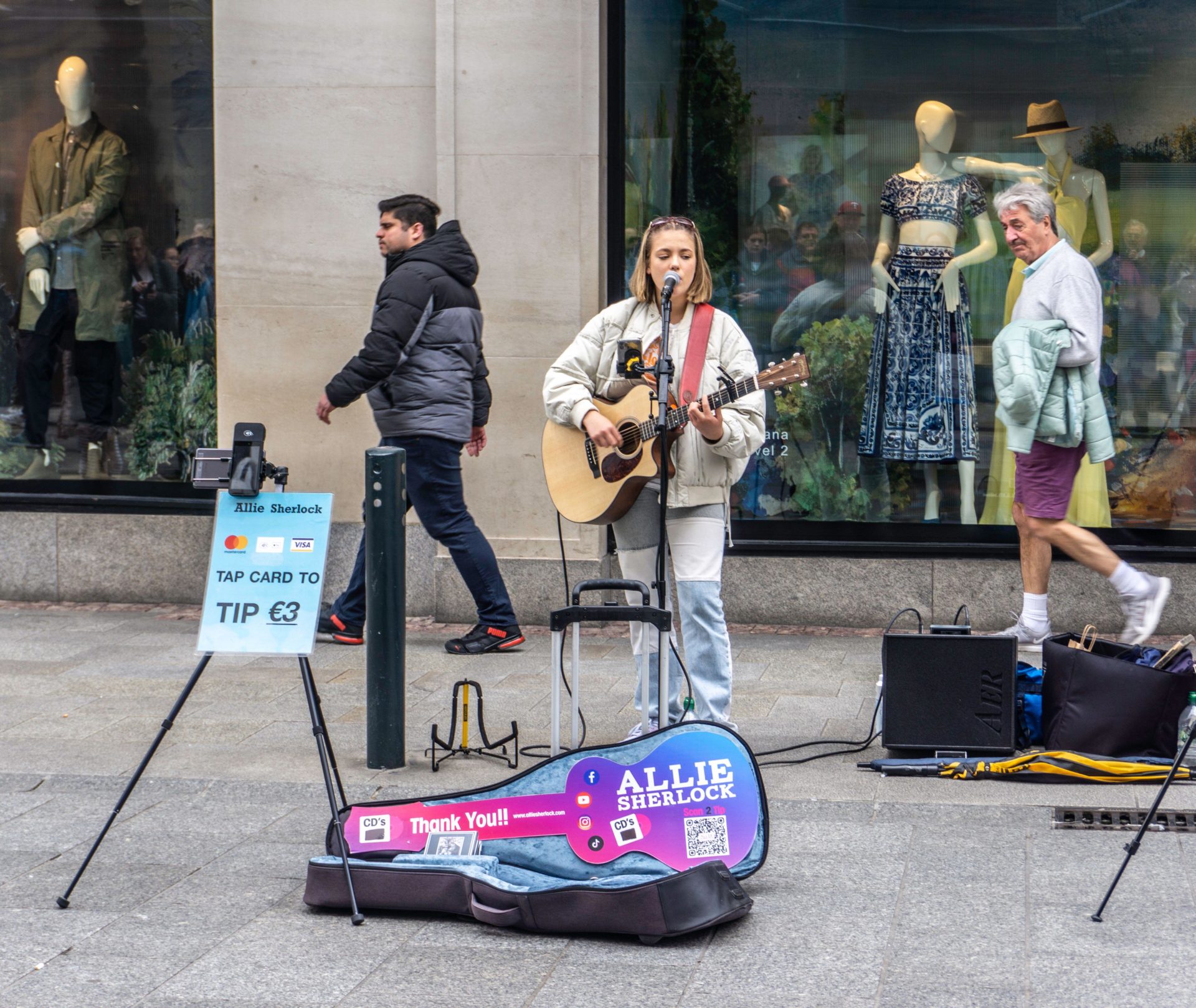 Allie Sherlock busking on Grafton Street, Dublin, Ireland. 