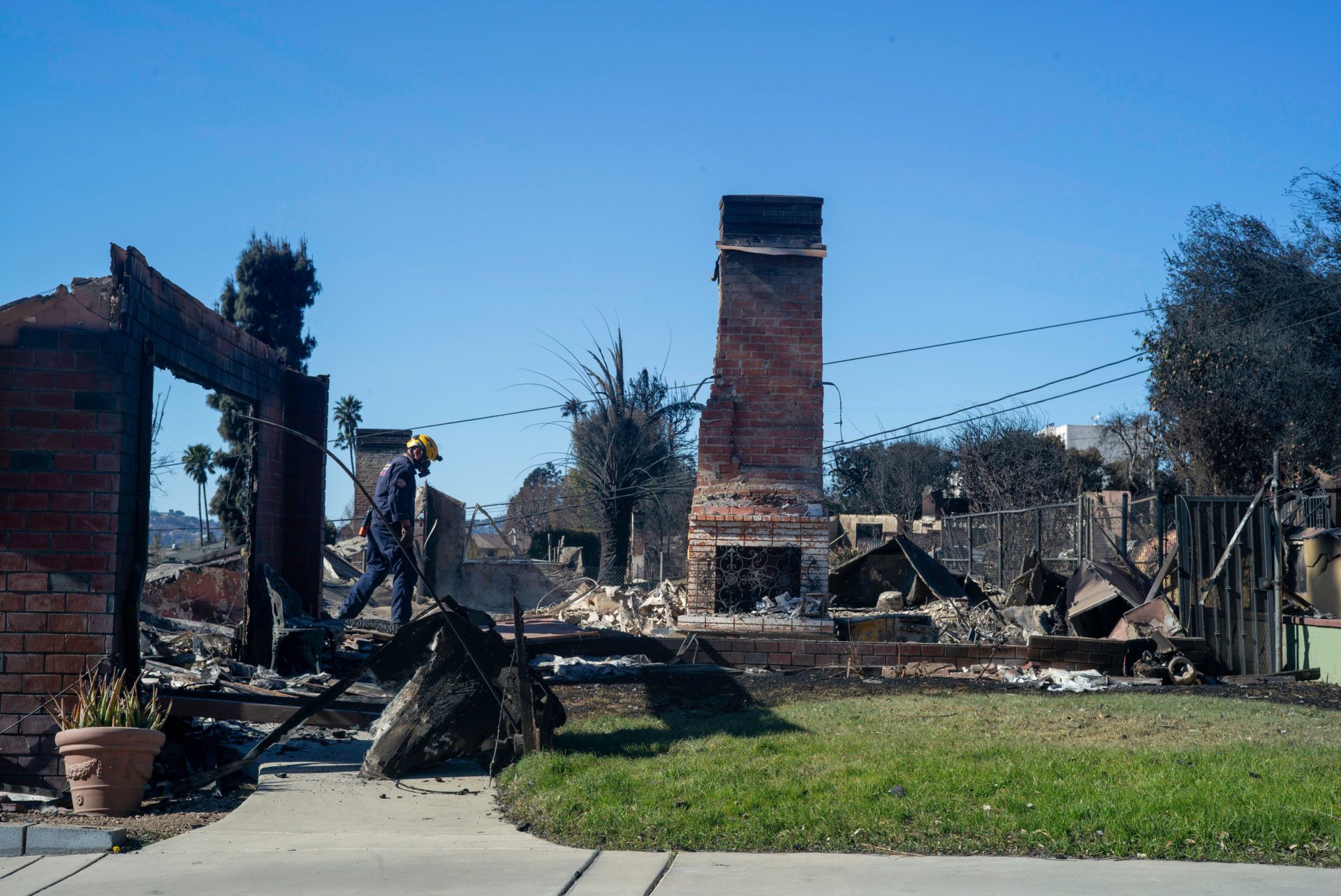 Pacific Palisades neighborhood of Los Angeles, California on January 12, 2025. Credit: ZUMA Press, Inc./Alamy Live News