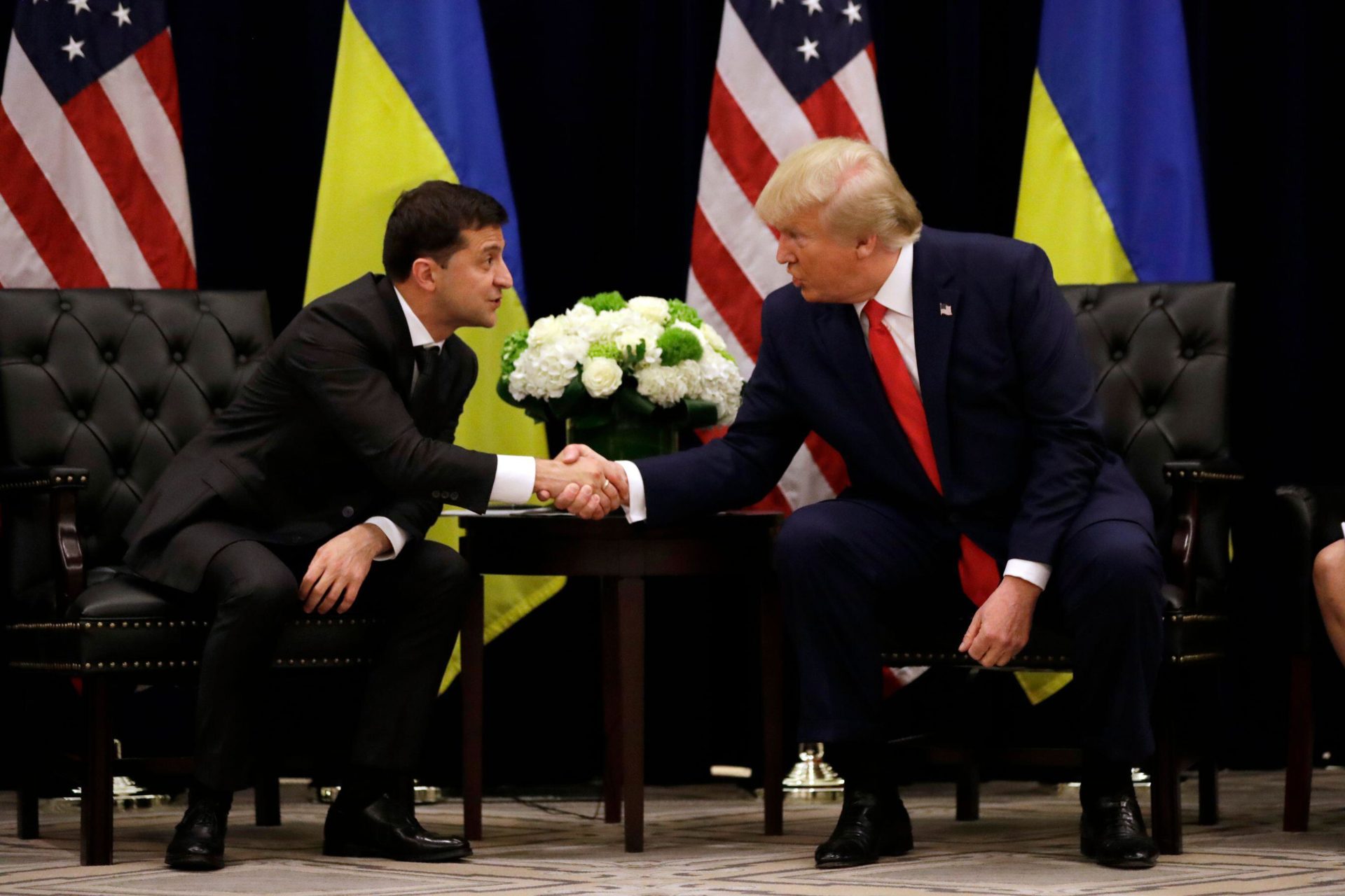 President Donald Trump meets with Ukrainian President Volodymyr Zelenskiy 25/09/2019 (AP Photo/Evan Vucci, File)