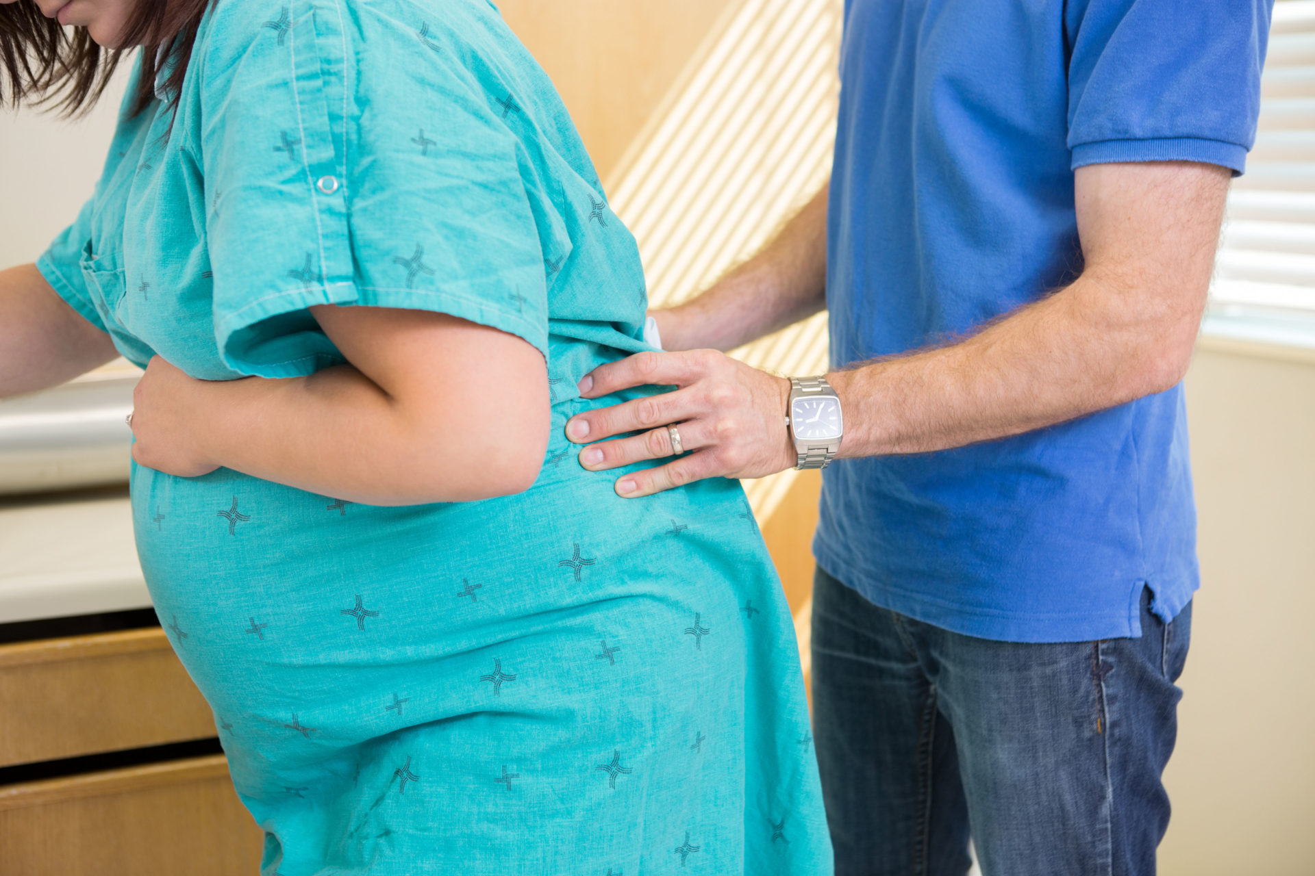 Acupressure pain relief during labour.