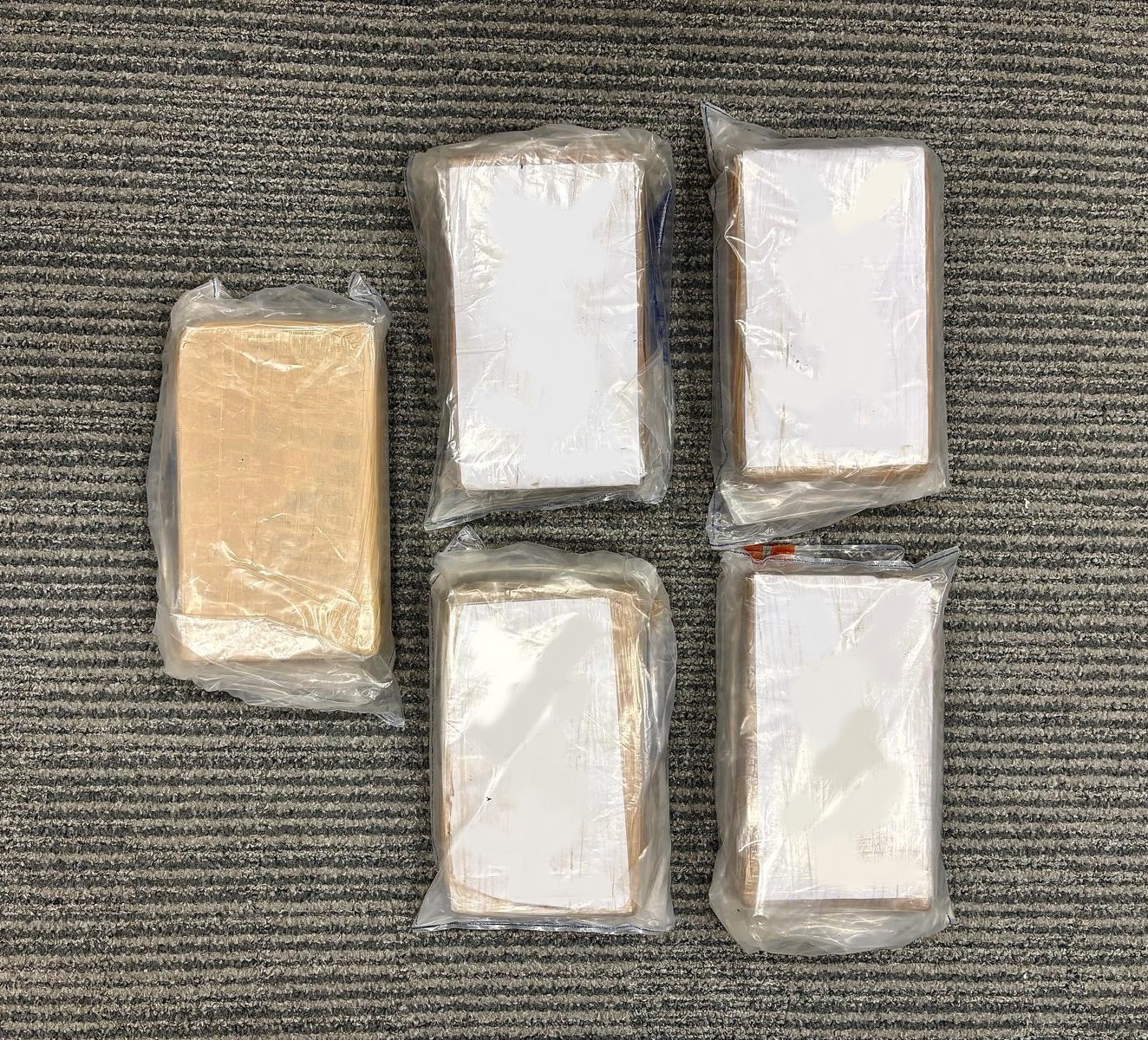 €1.2 million worth of cocaine has been seized in Dublin.Gardaí attached to the Finglas Drugs Unit, with assistance from the Dublin Crime...