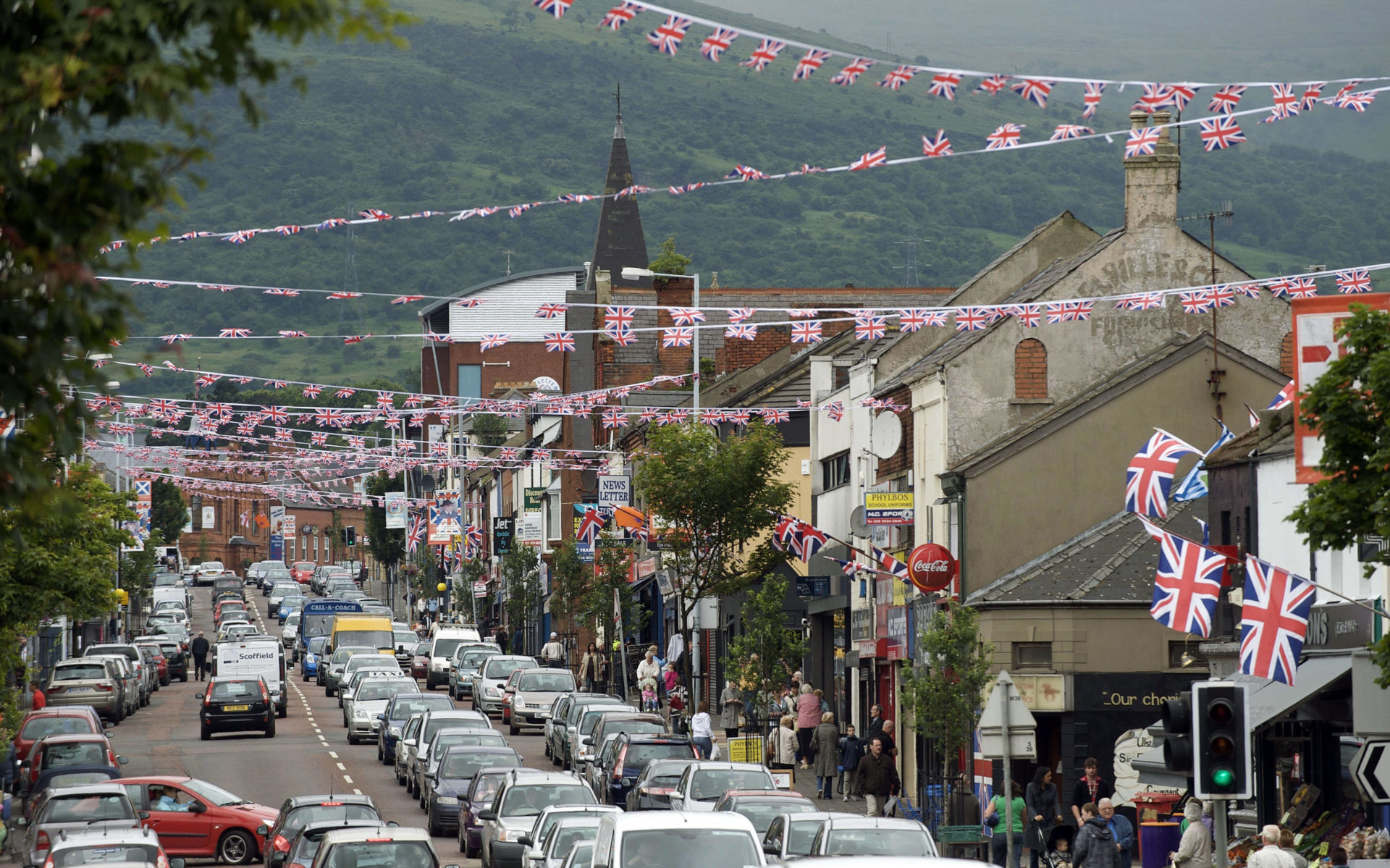 Northern Ireland, Ulster, county Antrim, Belfast, Belfast, Shankill Road, street scene. 