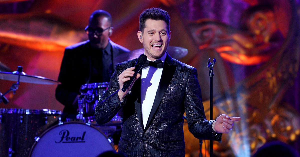 Michael Bublé’s timeless holiday album Christmas has made a triumphant return to the top of the Billboard Top Holiday Albums chart, reaffirming his festiv...