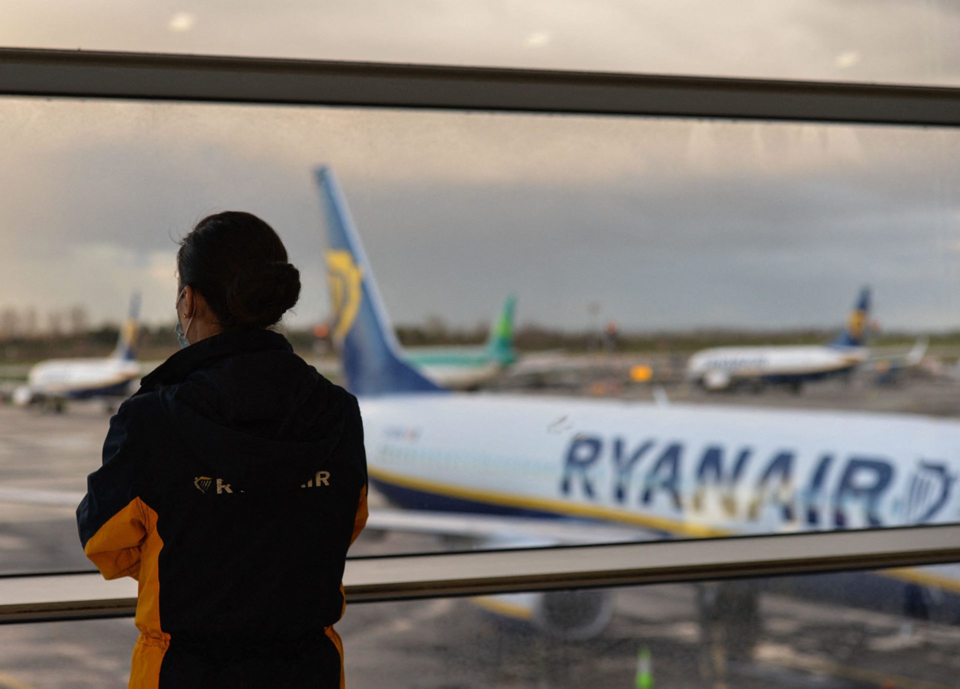 Storm Bram: Flights cancelled as Ireland braces for high winds