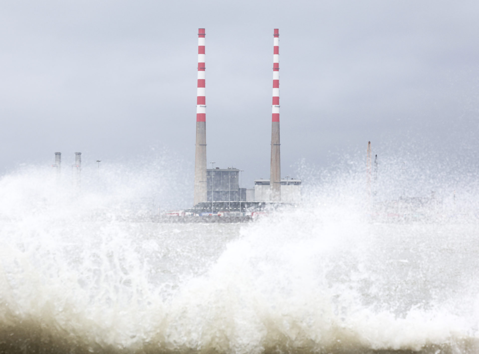 05/02/2026 Dublin, Ireland. High waves and sea spray at Clontarf today, as an Orange Weather warning comes into place for Dublin this afternoon. Met Eireann has warned that heavy rain today could lead to more flooding in the Dublin area today and tomorrow. Photograph: Sasko Lazarov / © RollingNews.ie