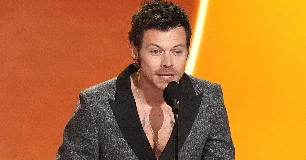 Harry Styles To Host And Perform On Saturday Night Live | www.98fm.com