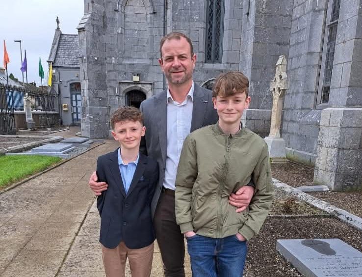 'I already lost one son': Dad urges HSE to buy lifechanging drug for ill son