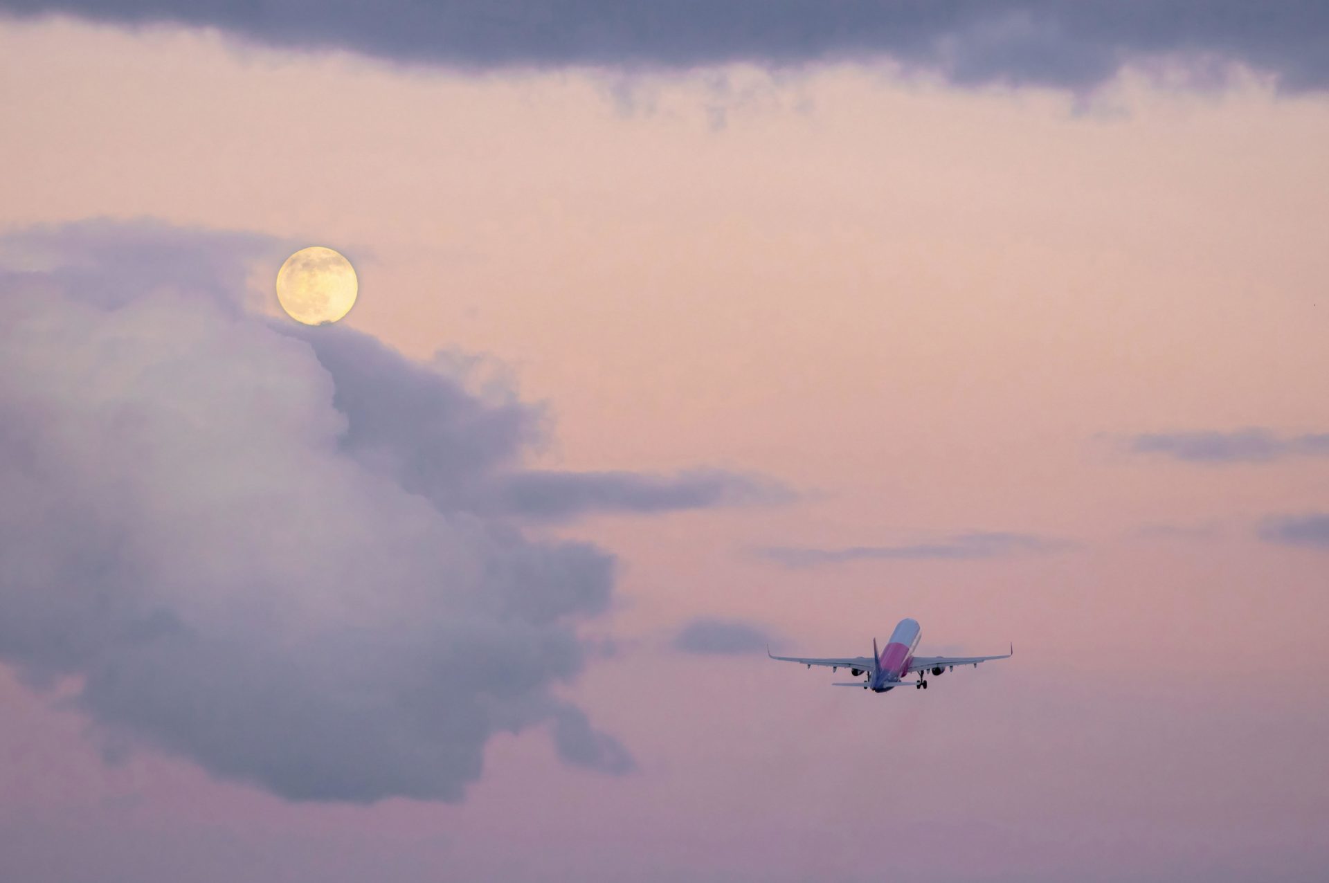 Residents on the northside have sent the Transport Minister a duvet, in protest over night flights. They claim late flights at...